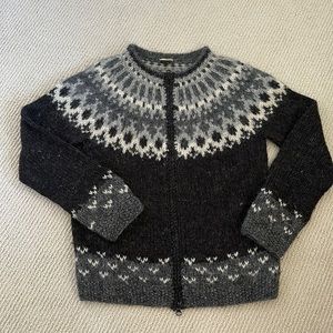 Hand knit Icelandic wool sweater small LAST CALL